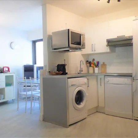 2mn/45m2/vue Mer/inernet/clim/parking Prive * Cannes
