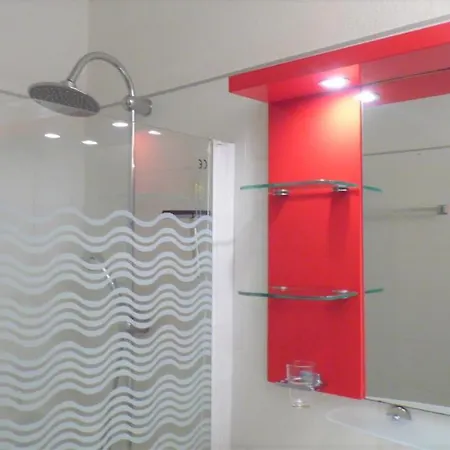 2mn/45m2/vue Mer/inernet/clim/parking Prive Appartement Cannes