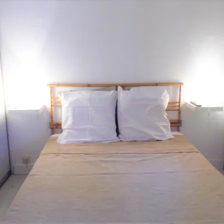 2mn/45m2/vue Mer/inernet/clim/parking Prive