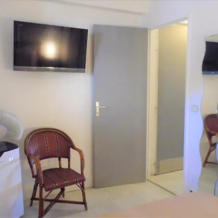 2mn/45m2/vue Mer/inernet/clim/parking Prive * Cannes