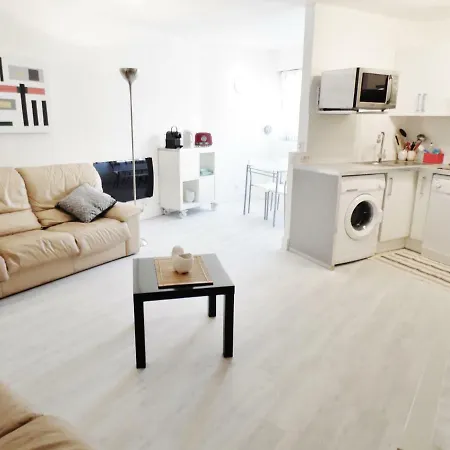 Apartment 2mn/45m2/vue Mer/inernet/clim/parking Prive