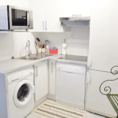 2mn/45m2/vue Mer/inernet/clim/parking Prive