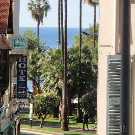 Apartment 2mn/45m2/vue Mer/inernet/clim/parking Prive Cannes