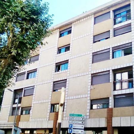 2mn/45m2/vue Mer/inernet/clim/parking Prive Apartment *