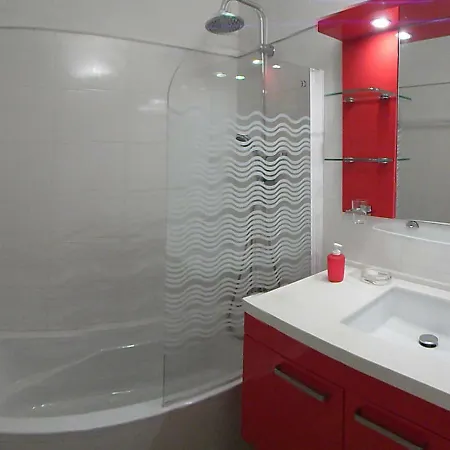 2mn/45m2/vue Mer/inernet/clim/parking Prive Apartment *